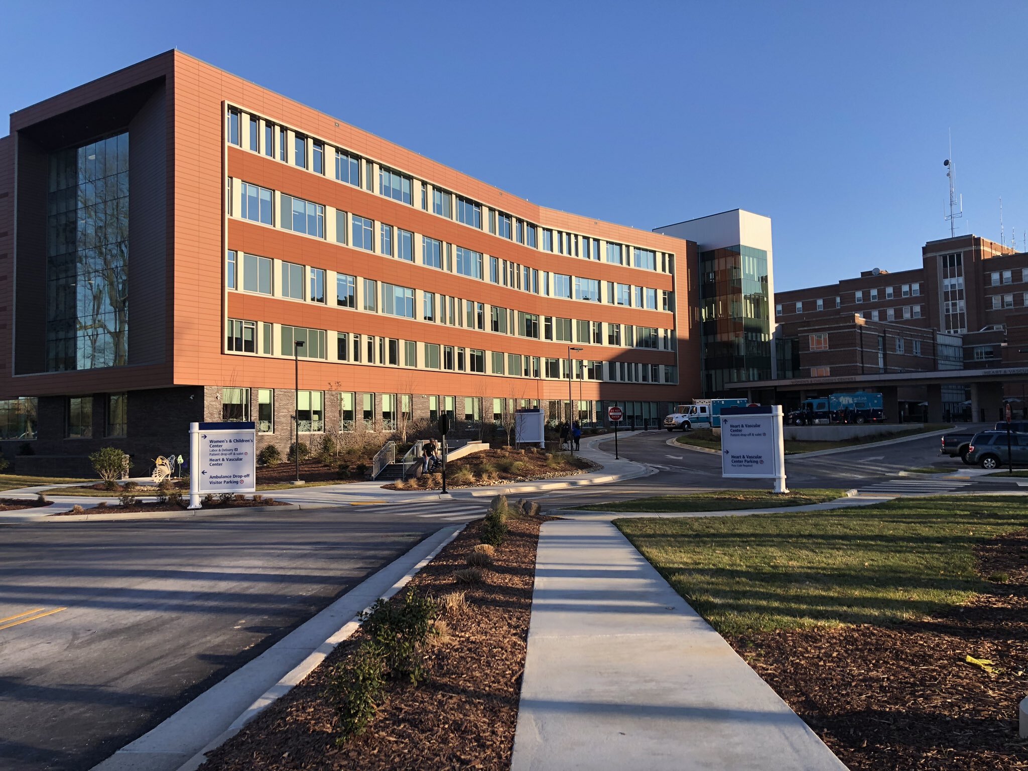 Cone Health concreta aumentos salariales y bonos especiales para su personal Cone Health concreta aumentos salariales y bonos especiales para su personal