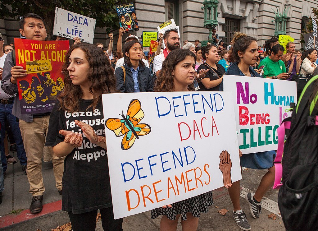 DACA o el precio a pagar por mantenerse a salvo de la policía migratoria DACA o el precio a pagar por mantenerse a salvo de la policía migratoria