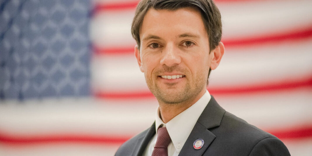 La Renuncia del Legislador de Carolina del Norte Jon Hardister: Un Giro en el Paisaje Político Estatal Jon Hardister NC Photo